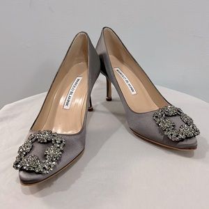 NEW Manolo Blahnik Hangisi 70 Jewel Buckle Pump, Grey satin, size 5 1/2